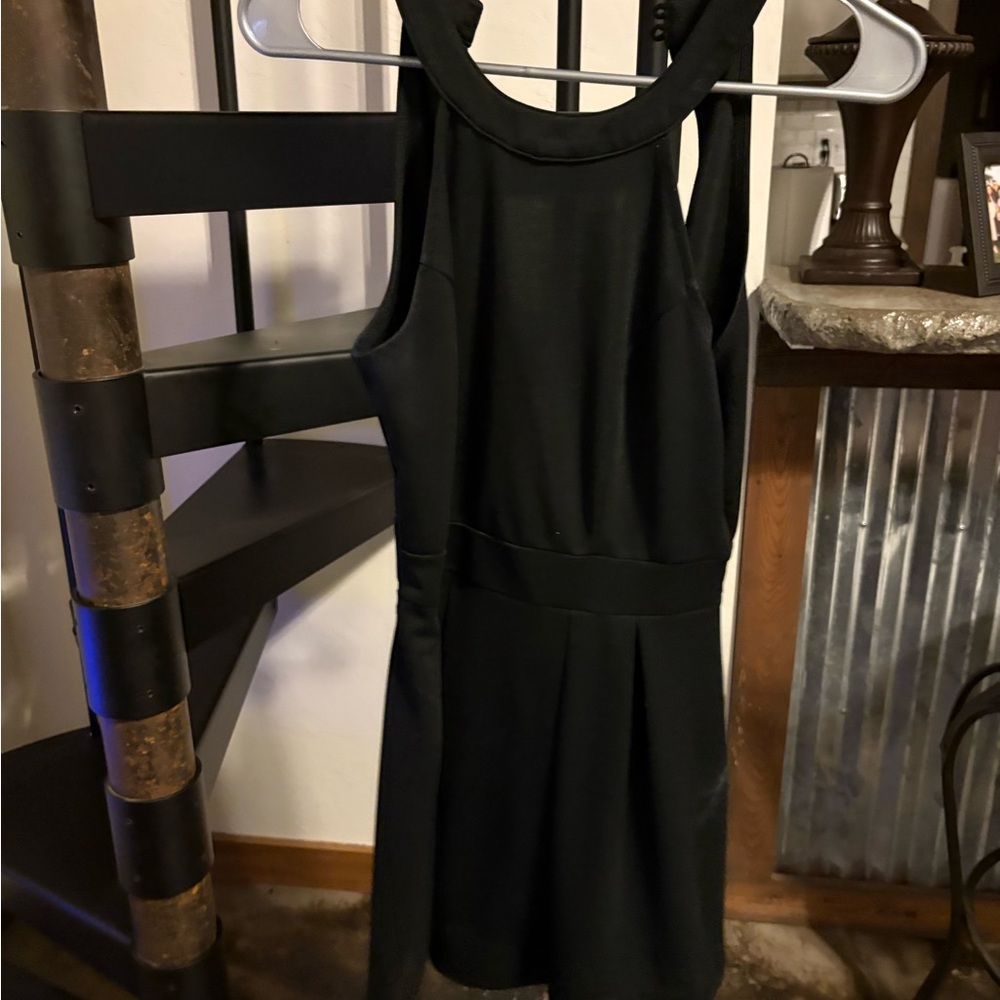 Elegant Black Sleeveless Dress